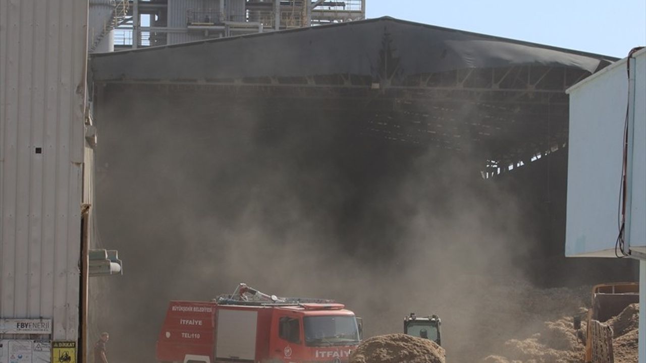 Adana'daki Biyokütle Enerji Tesisinde Yangın Kontrol Altına Alındı