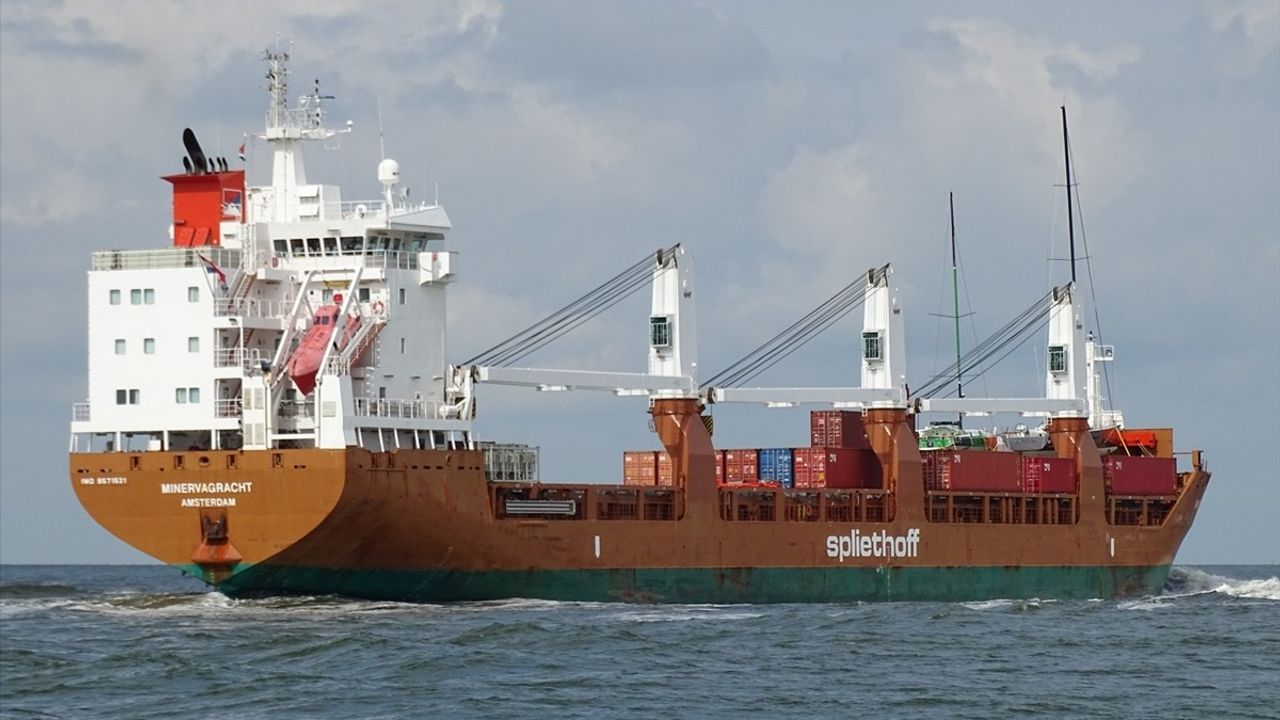 Aden Körfezi'nde Hollanda Bandıralı Gemiye Saldırı