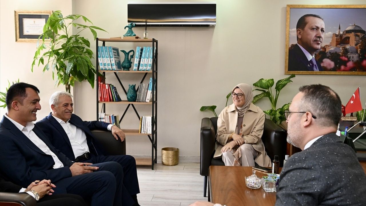 AK Parti Genel Başkan Yardımcısı Uygur, Çekmeköy'de Esnaf ve Sivil Toplum ile Buluştu