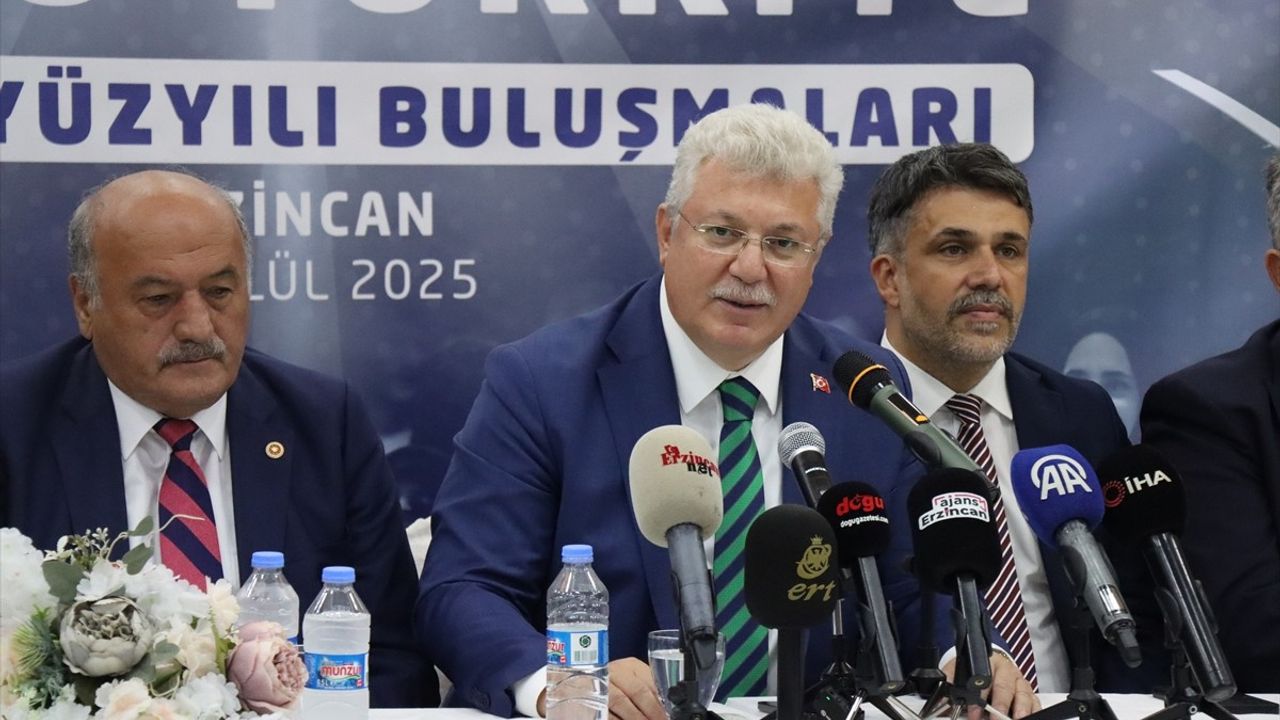 Akbaşoğlu'ndan CHP'ye Sert Eleştiriler