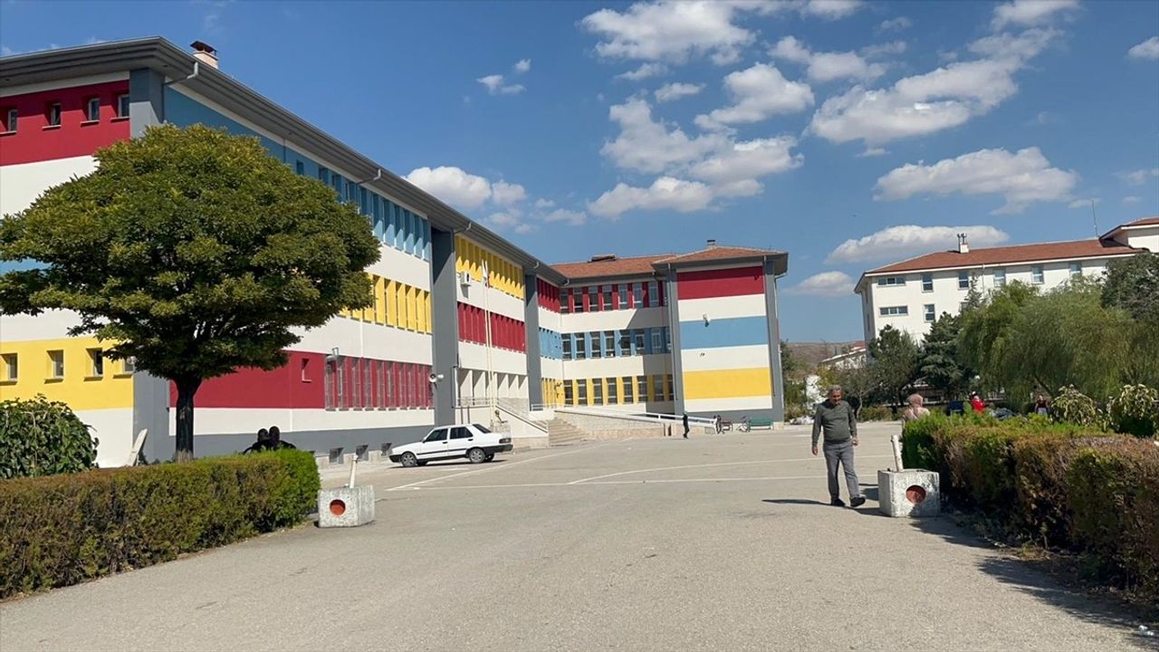 Aksaray'da Okul Müdürü Darbedildi