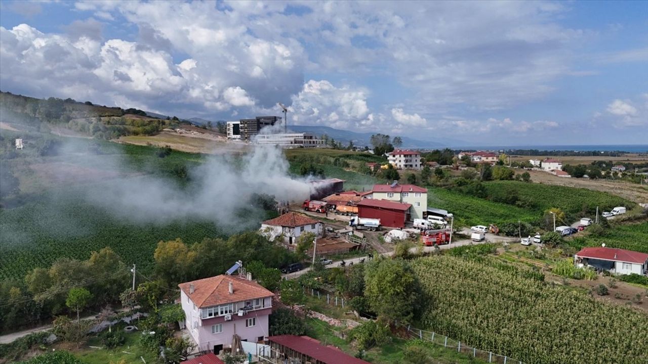 Alaçam'da Samanlık Yangını Kontrol Altına Alındı
