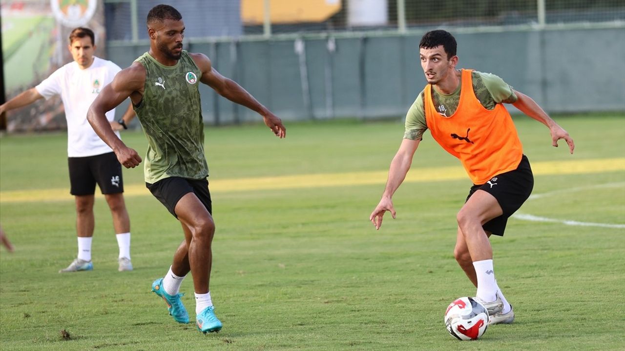 Alanyaspor Fenerbahçe Maçına Hazırlanıyor