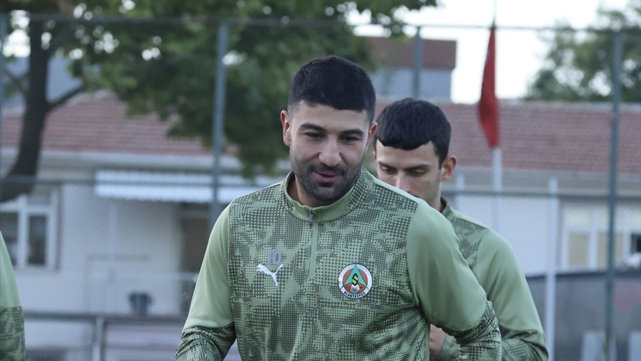 Alanyaspor Konyaspor Maçına Hazırlıklarını Tamamladı