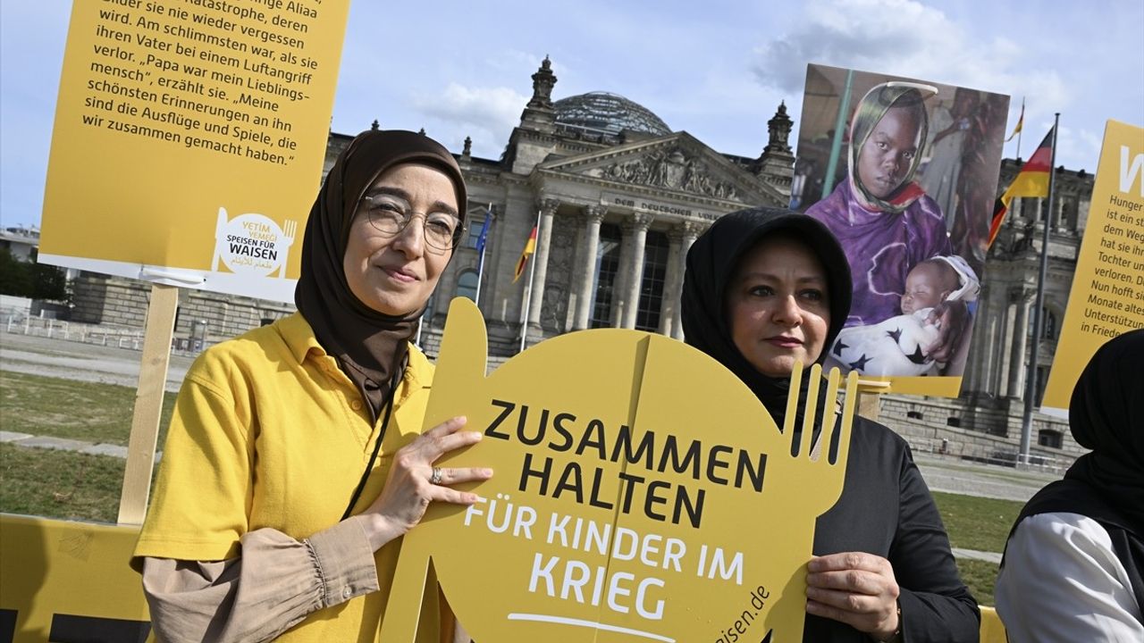 Almanya'da Savaş Bölgelerindeki Çocuklar İçin Farkındalık Etkinliği