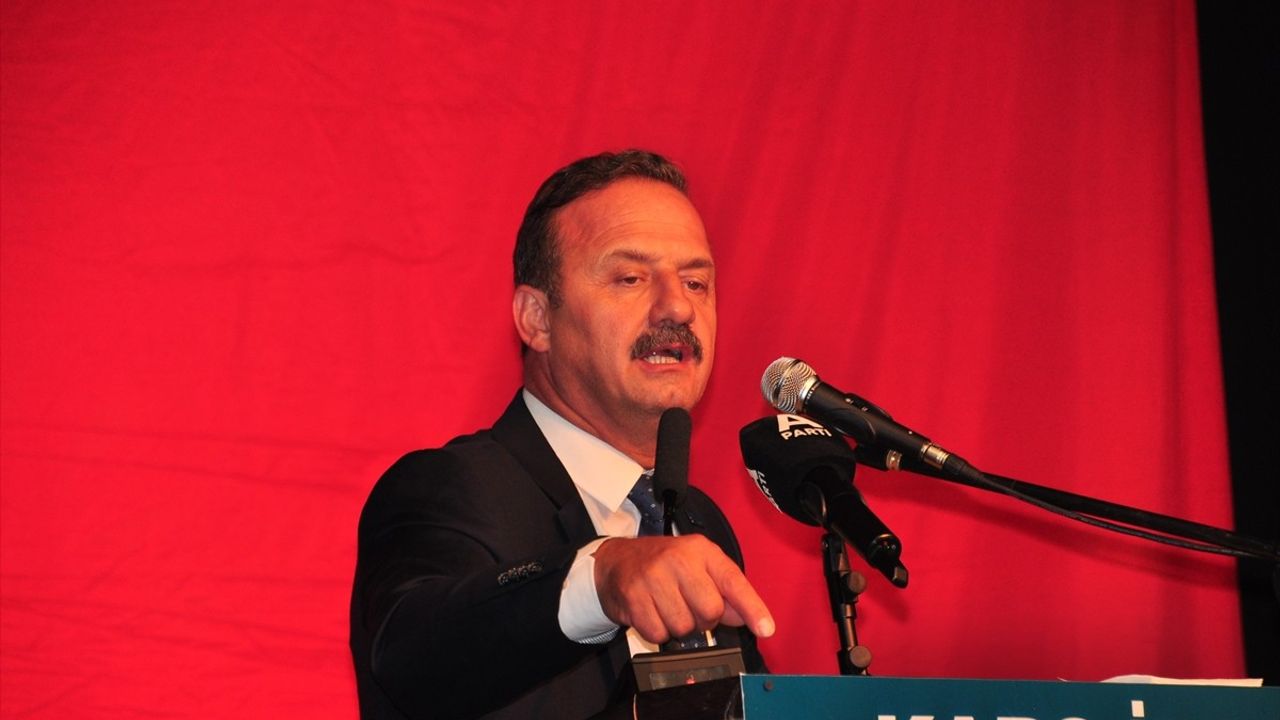 Anahtar Parti Genel Başkanı Ağıralioğlu Kars'ta Esnaf Ziyareti ve Halk Buluşması Düzenledi
