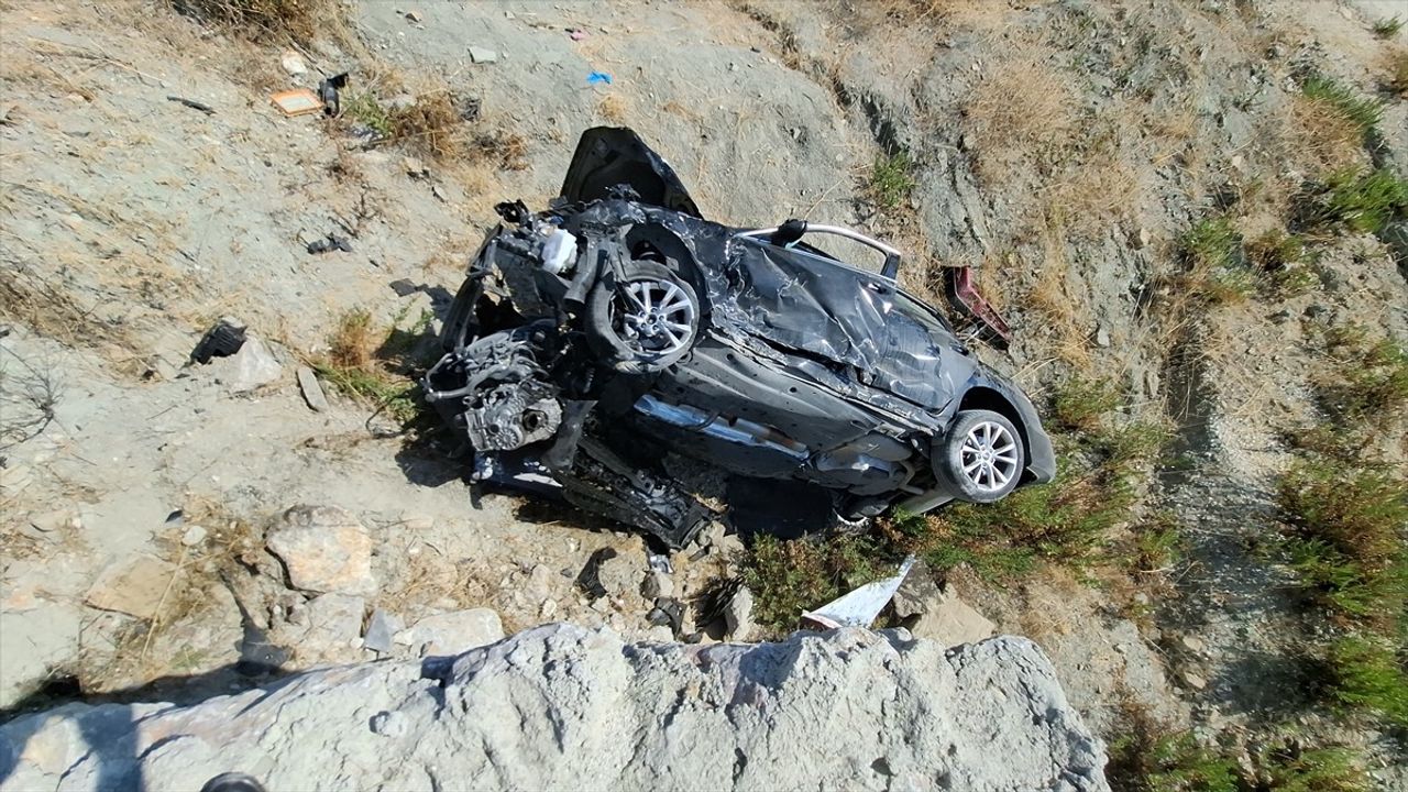 Antalya'da Trafik Kazası: 1 Ölü, 1 Ağır Yaralı