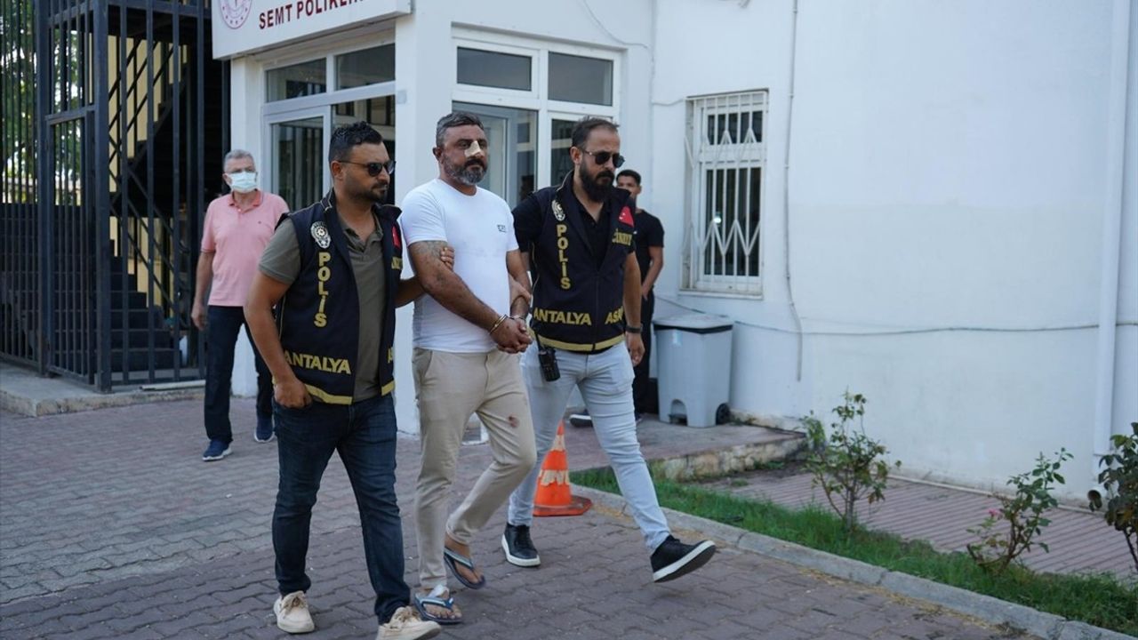 Antalya'da Trajik Olay: Eski Futbolcunun Oğlu Öldürüldü