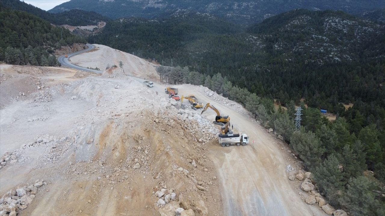 Antalya-Konya Kara Yolu Çalışma Nedeniyle Kapatıldı