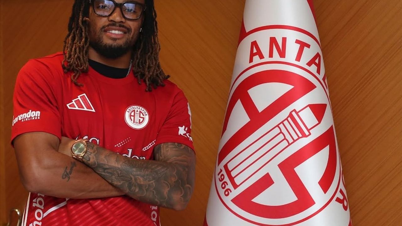 Antalyaspor Samuel Ballet'i Transfer Etti
