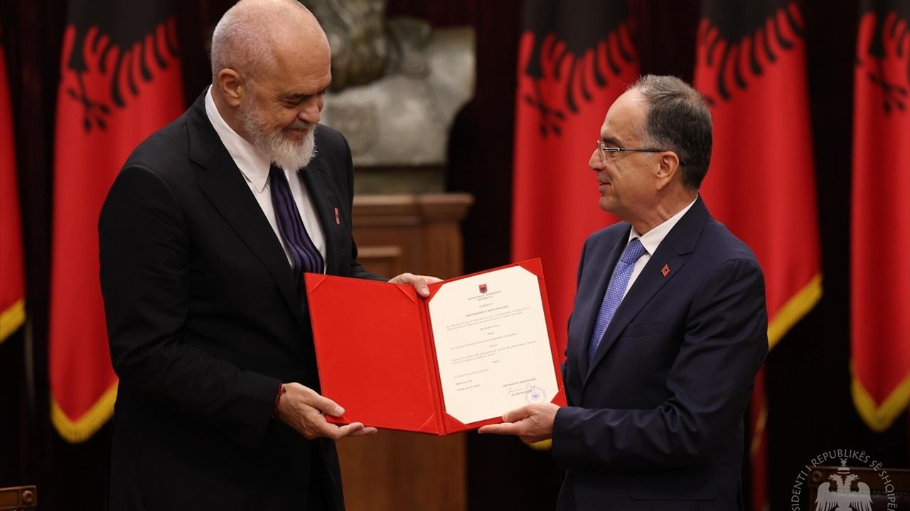 Arnavutluk'ta Yeni Hükümet Kuruluyor