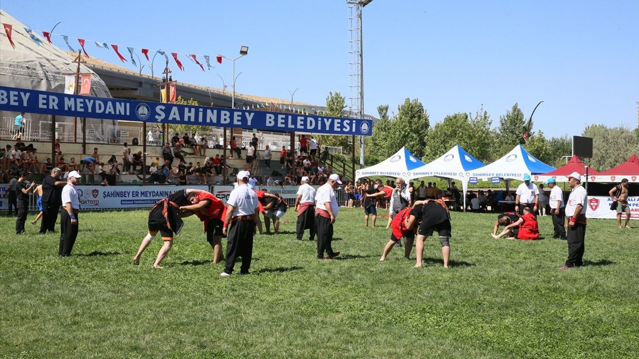 Aşırtmalı Aba Güreşi Şampiyonası Gaziantep'te Başladı