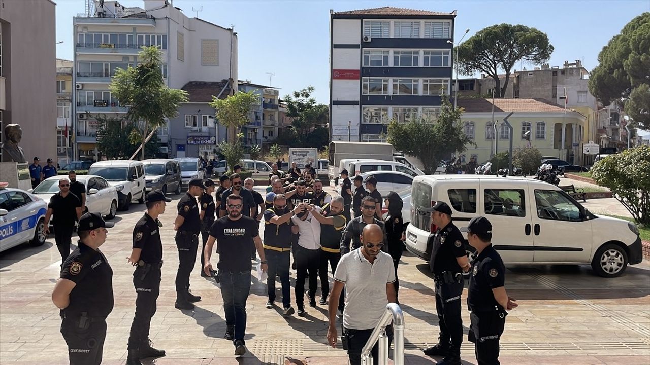 Aydın'da Spor Salonuna Ait İş Yerleri Kurşunlandı, Üç Zanlı Tutuklandı