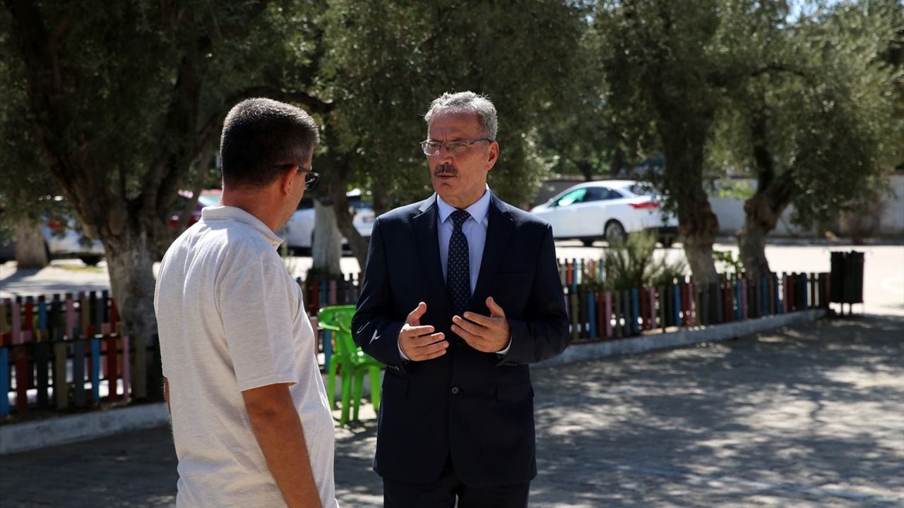 Aydınlı Öğretmenin Okul Yeniden İnşası