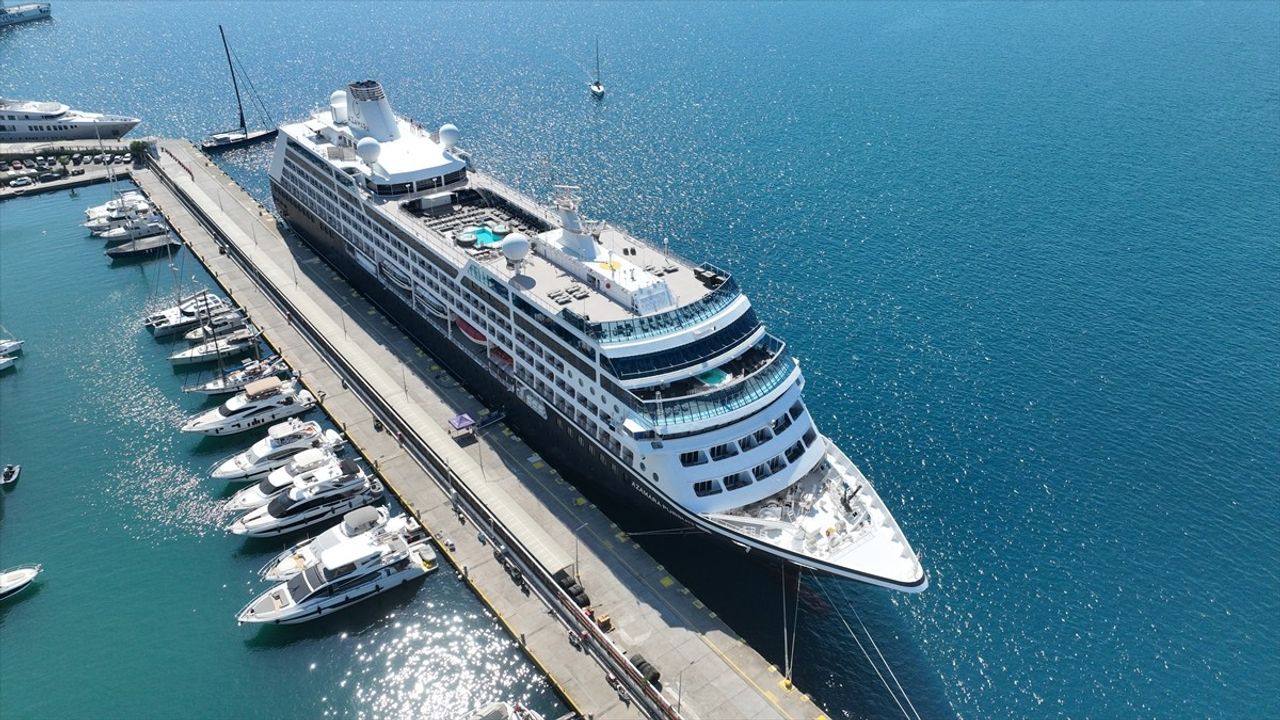 Azamara Pursuit Kruvaziyeri Marmaris'te