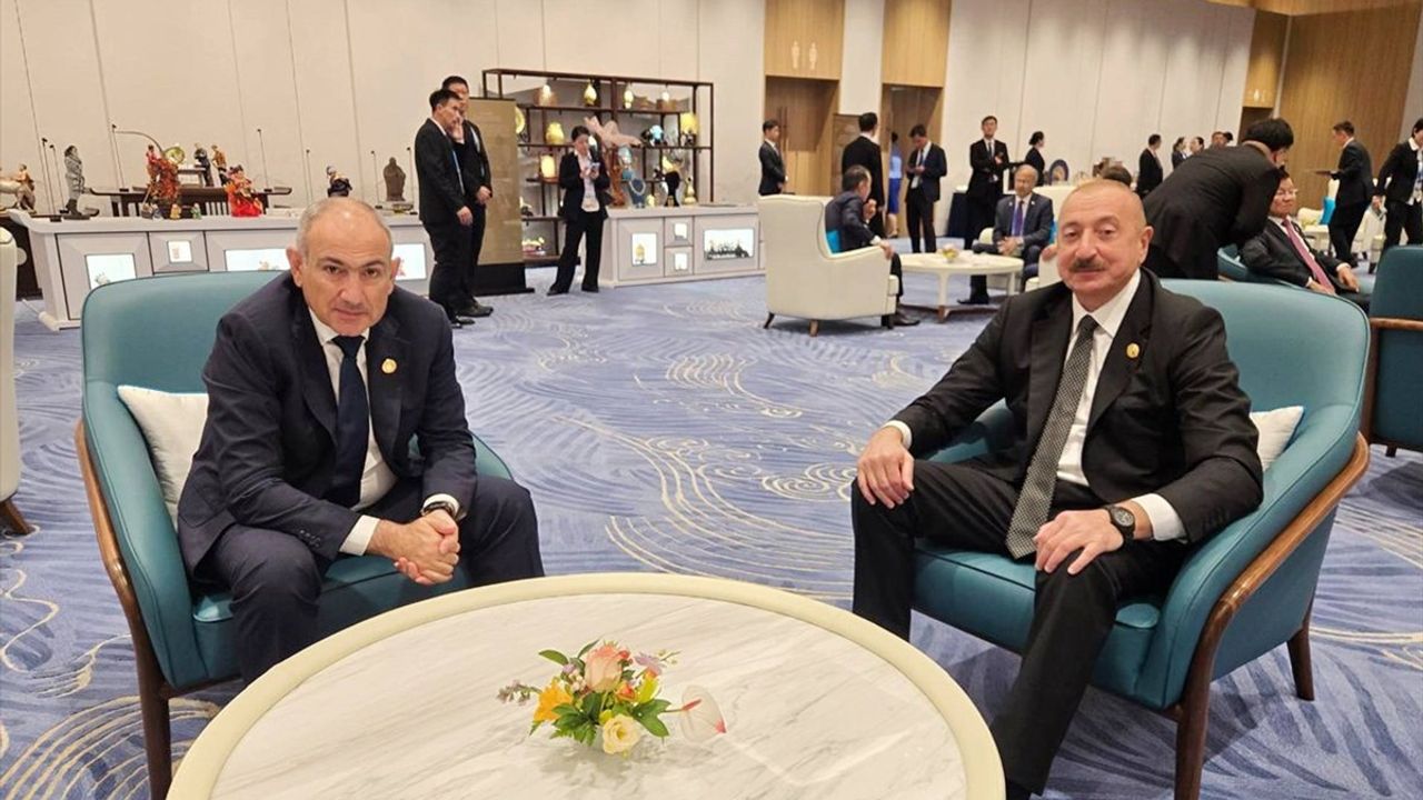 Azerbaycan ve Ermenistan Liderlerinden Barış Temalı Görüşme