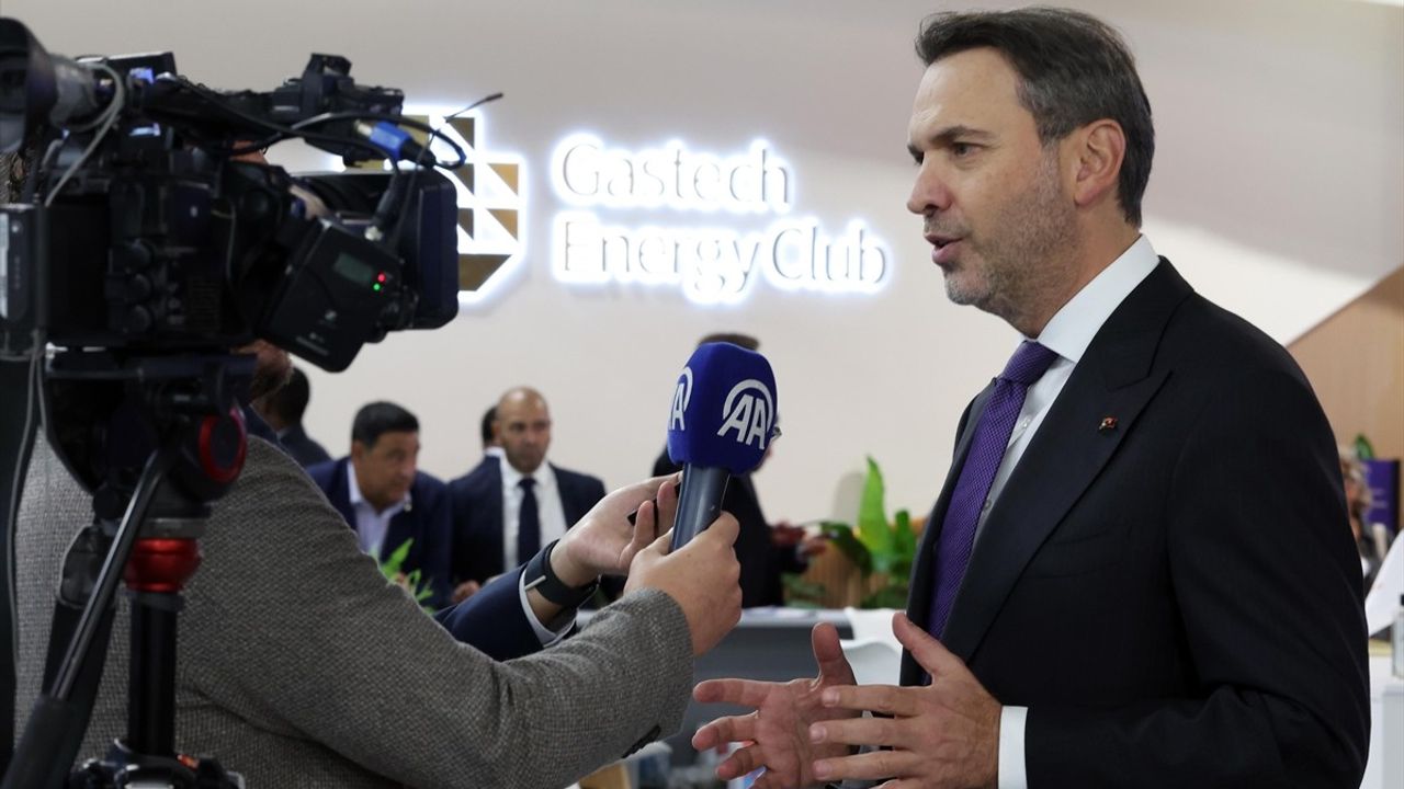 Bakan Bayraktar, Gastech 2025'te Doğal Gaz Anlaşmalarını Açıkladı