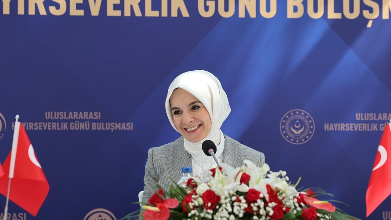 Bakan Göktaş, Darülaceze Bağışçılarıyla Bir Araya Geldi