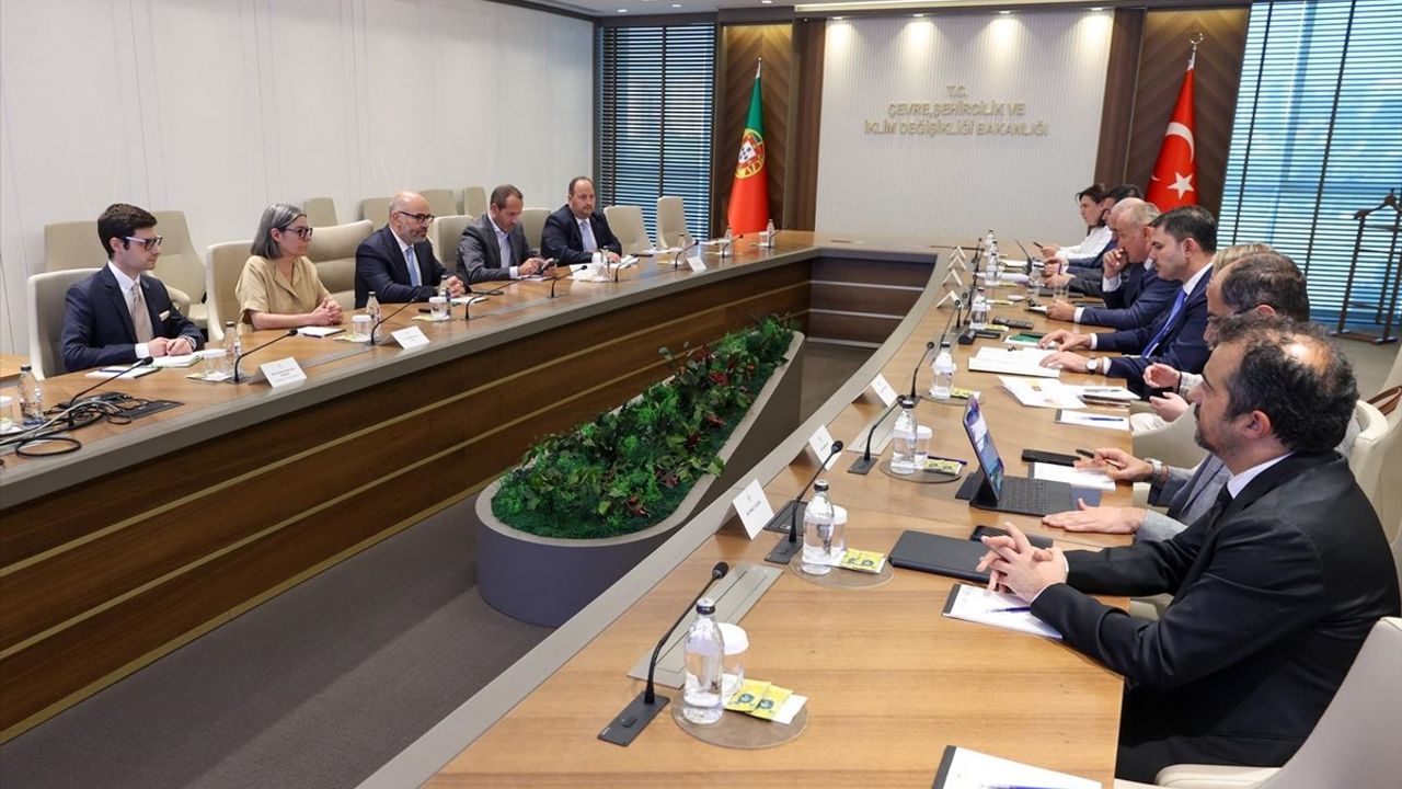 Bakan Kurum, Portekizli Meslektaşıyla Görüştü