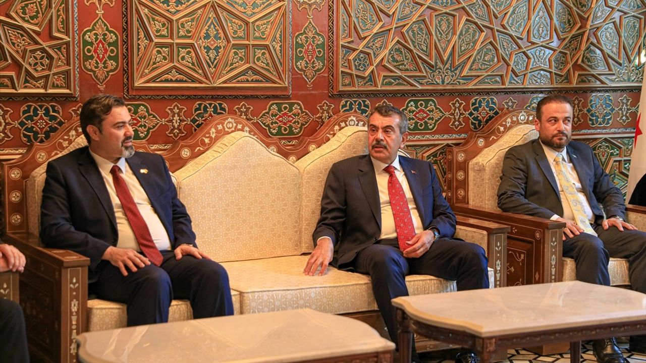 Bakan Tekin Şam'da Eğitim İşbirliğini Görüştü