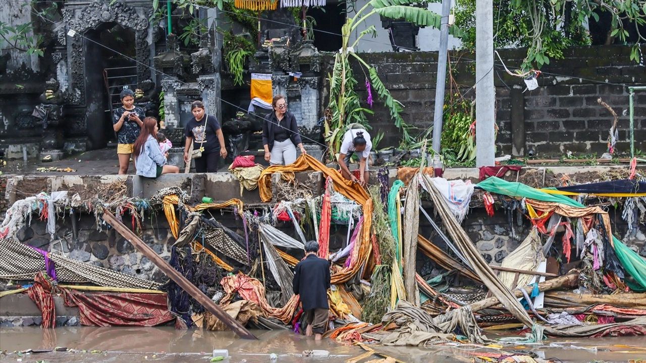 Bali Adası'ndaki Şiddetli Yağışlar Hayatları Kayıplara Yolaçtı