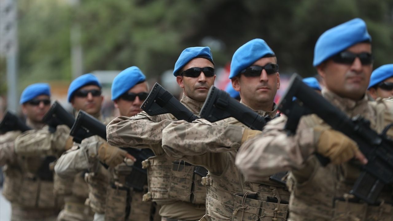 Balıkesir Kurtuluşu 103. Yılında Tülütabaklar Gösterisiyle Kutlandı