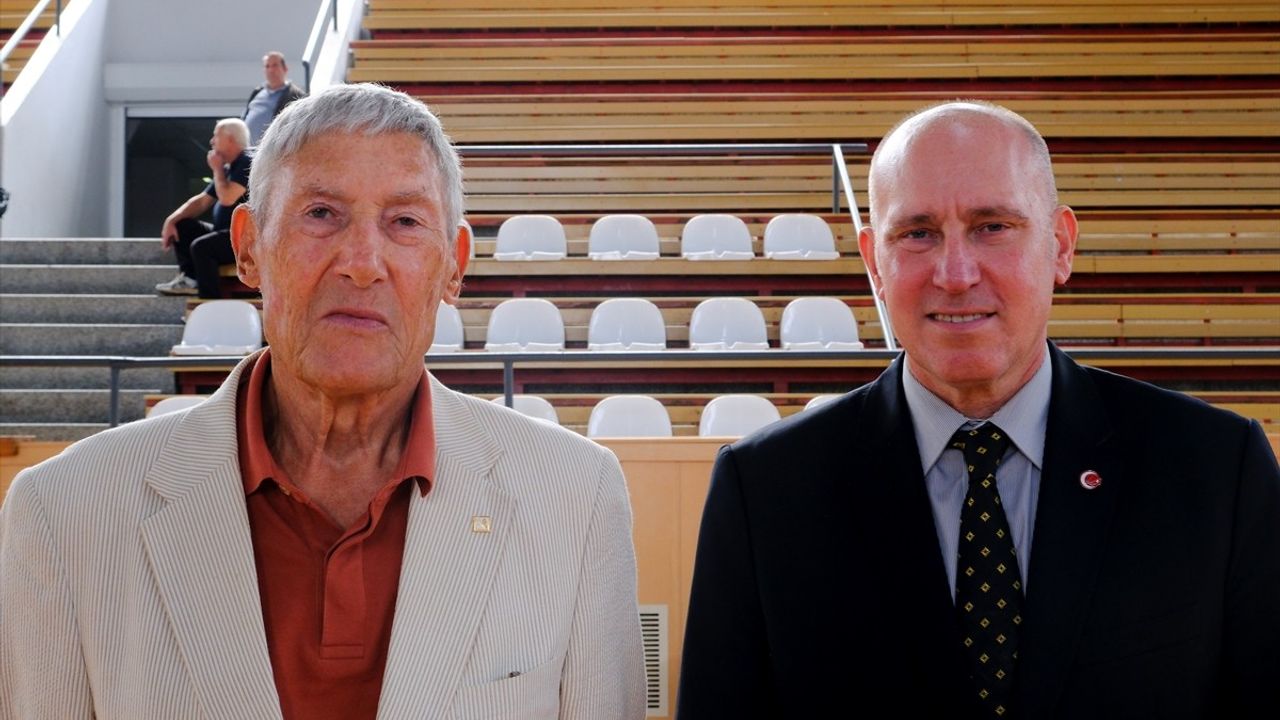 Basketbol Tutkusu: Harun ve Kemal Erdenay'ın Hikayesi