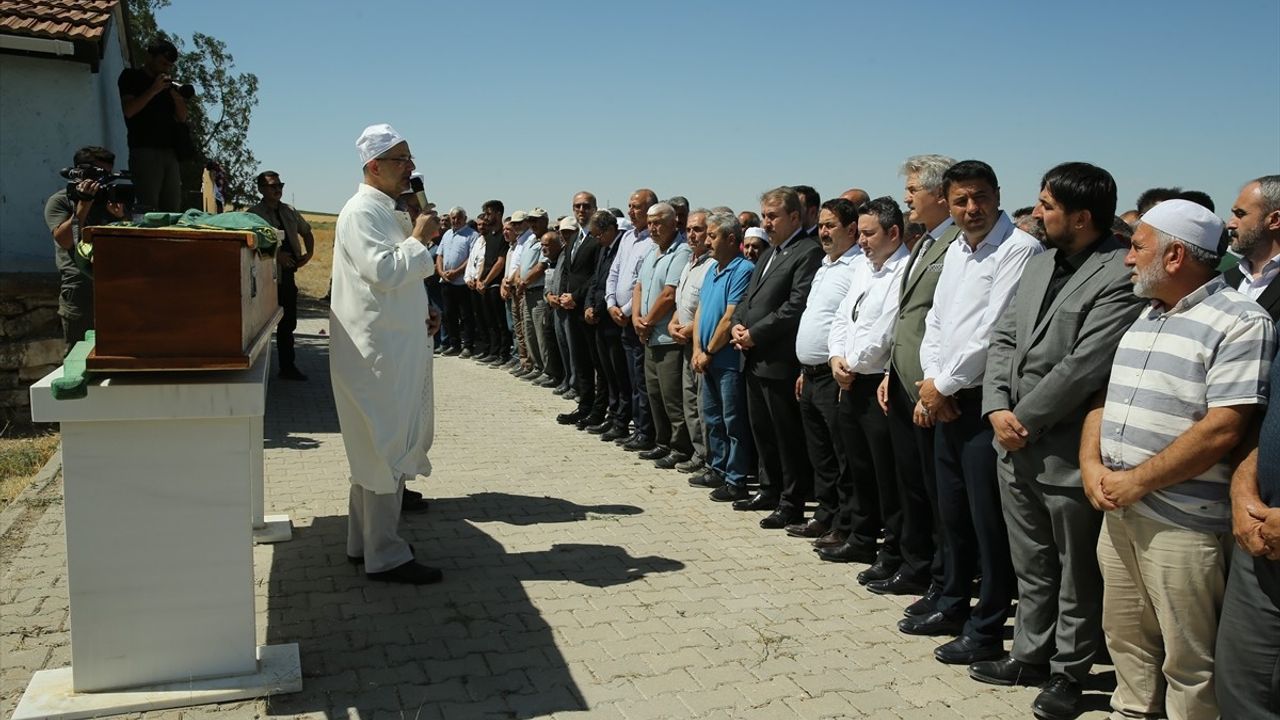 BBP Genel Başkanı Destici, Eskişehir'de Cenaze Törenine Katıldı