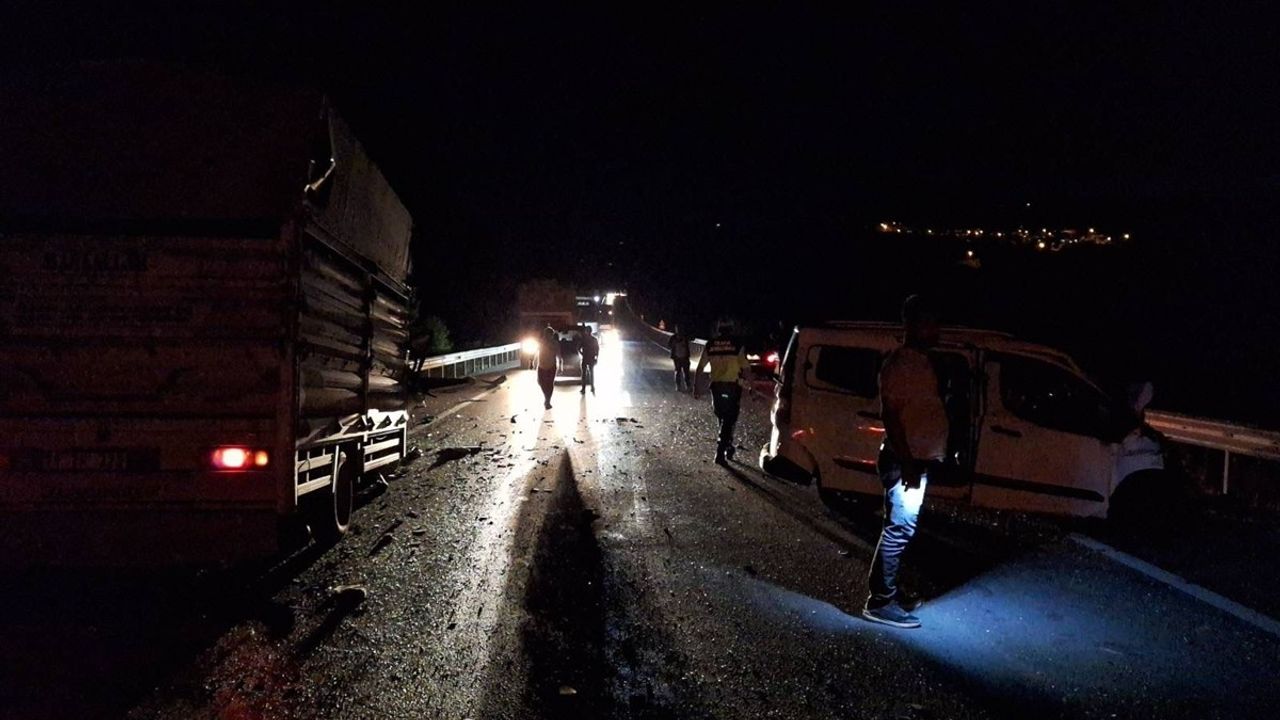 Bilecik'te Kaza: 1 Ölü, 2 Yaralı
