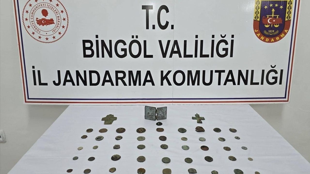 Bingöl'de Tarihi Eser Niteliğinde 45 Sikke Ele Geçirildi