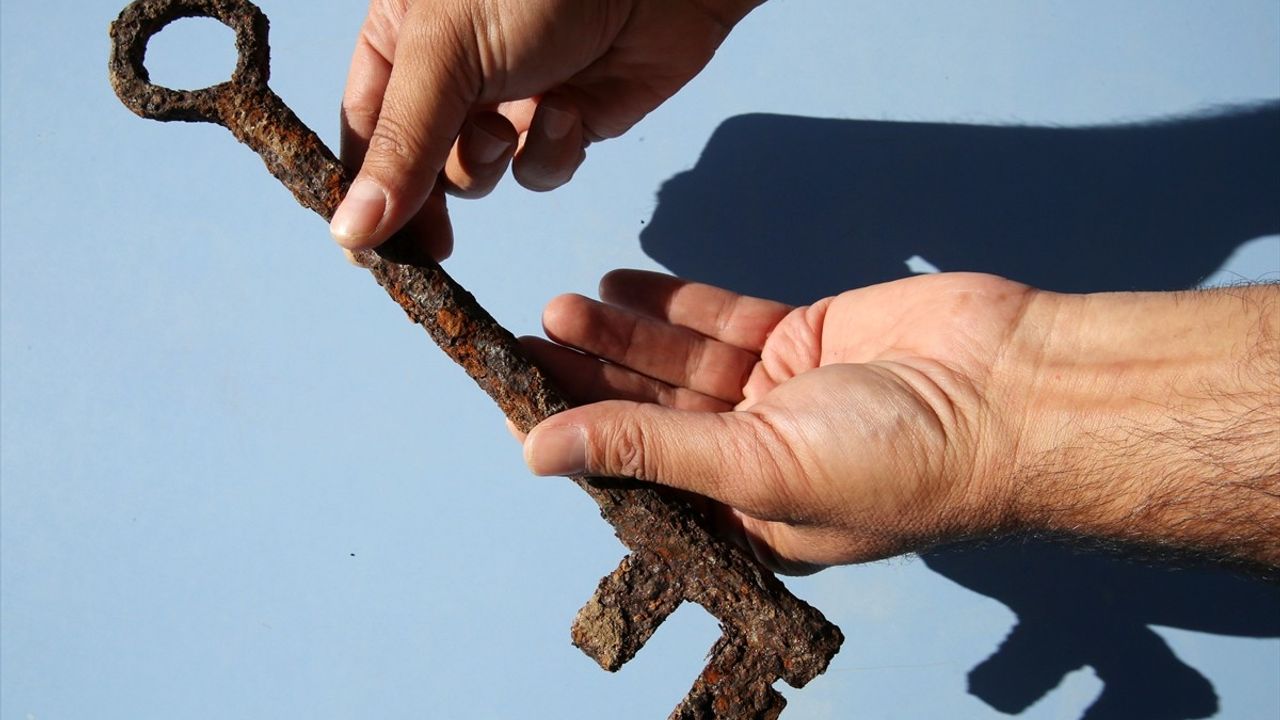 Bitlis Kalesi'nde Tarihi Anahtar Bulundu
