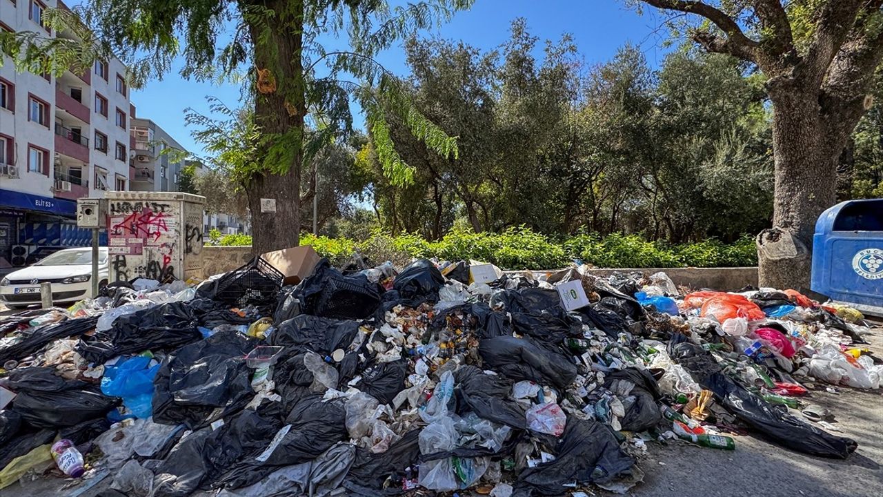 Buca'da Çöpler Sorun Olmaya Devam Ediyor