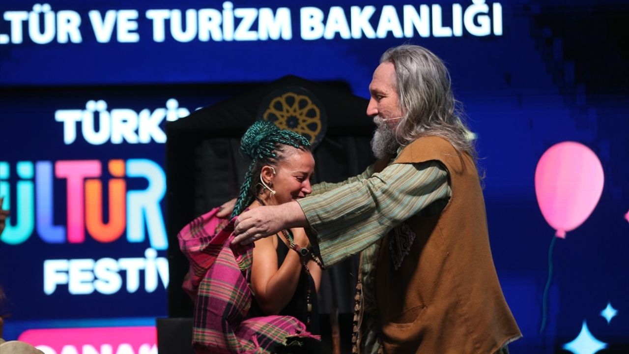 Çanakkale'de Kukla Sanatında Yeni Bir Usta: Müzeyyen Aslan