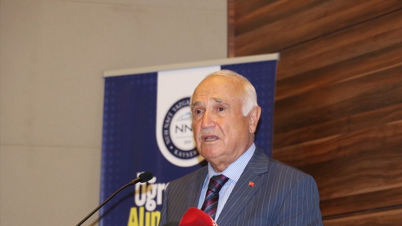 Cemil Çiçek'ten Eğitim Üzerine Önemli Vurgular