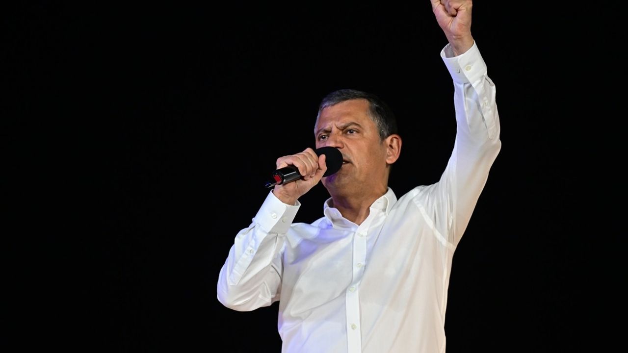 CHP Genel Başkanı Özel Zeytinburnu'nda Konuştu