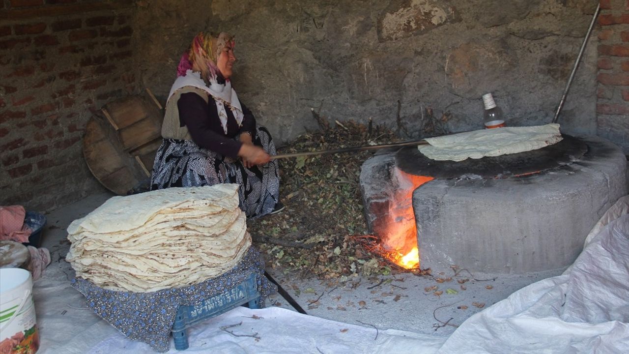Çorum'da İmece Geleneğiyle Kışlık Yufka Hazırlıkları Başladı