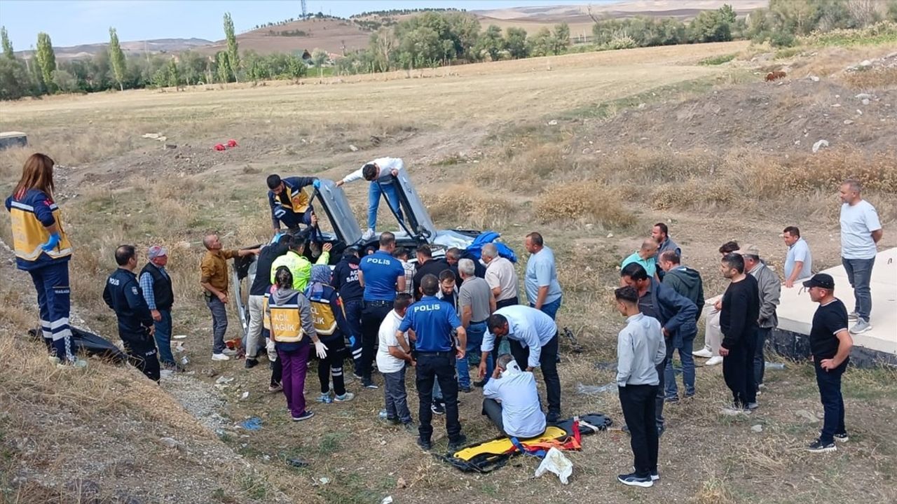 Çorum Düğün Konvoyunda Trafik Kazası: İki Yaralı