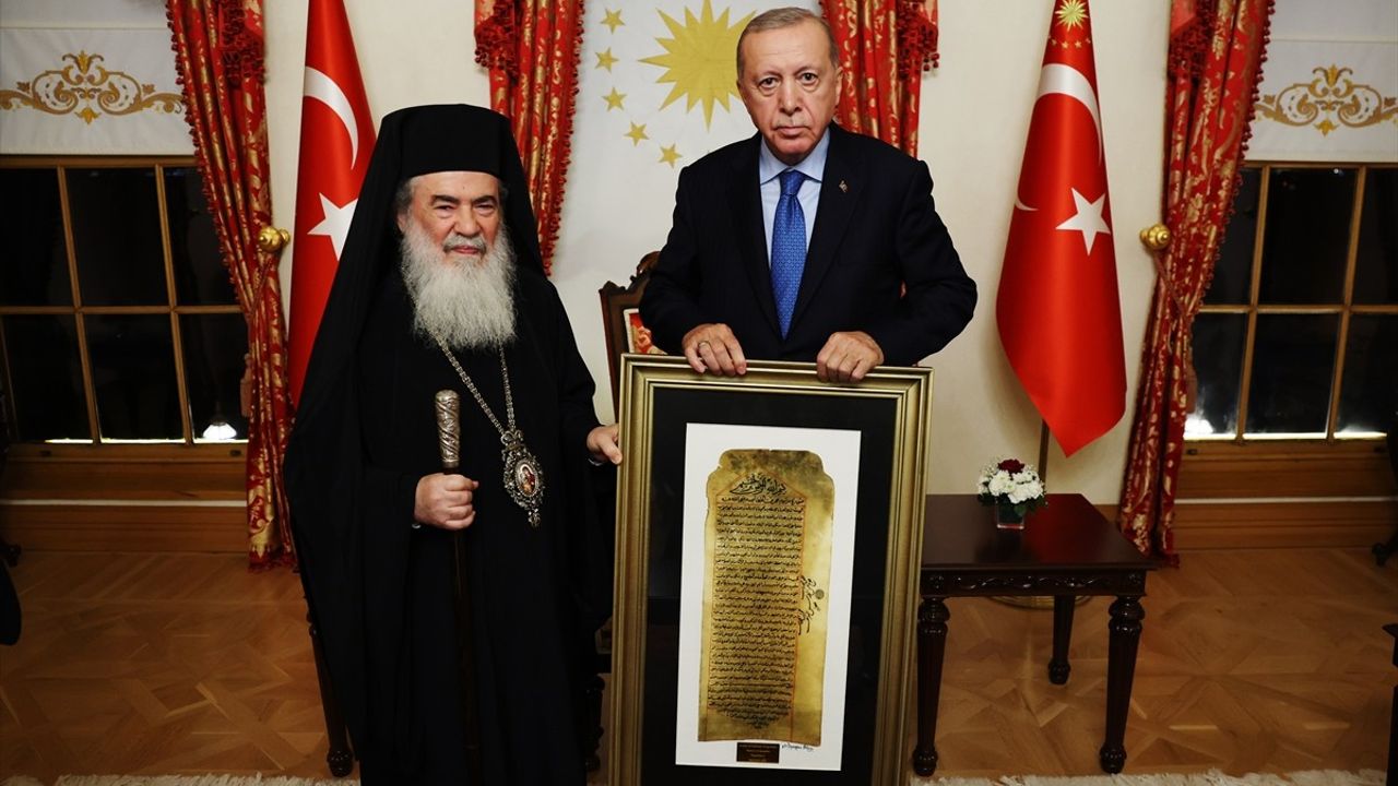 Cumhurbaşkanı Erdoğan, Kudüs Rum Ortodoks Kilisesi Patriği'ni Kabul Etti