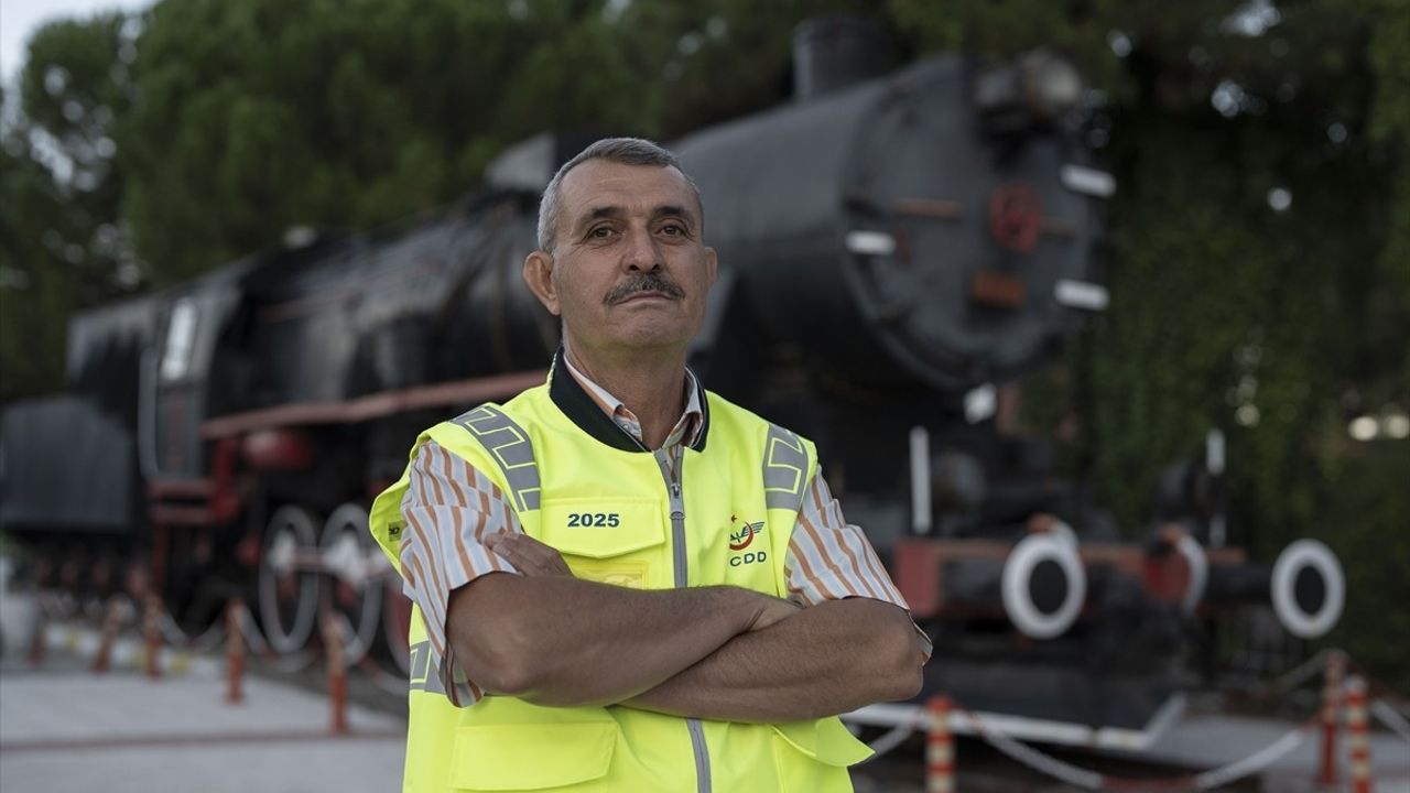 Demiryollarında 45 Yıl: Tevfik Doğan'ın Ailesel Mirası