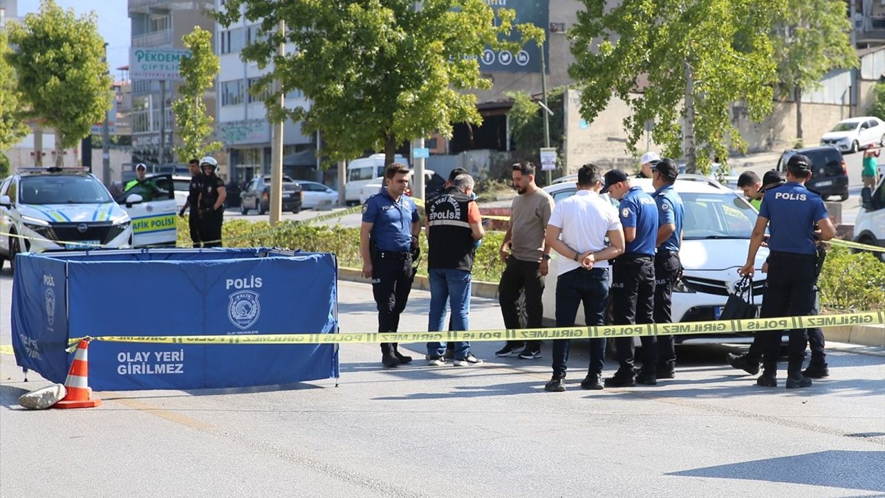 Denizli'de Otomobil Kazası: Bir Kadın Hayatını Kaybetti