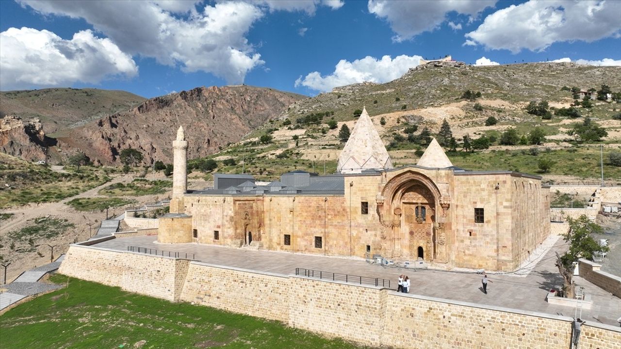 Divriği Ulu Camisi ve Darüşşifası'nın Belgeseli Geliyor