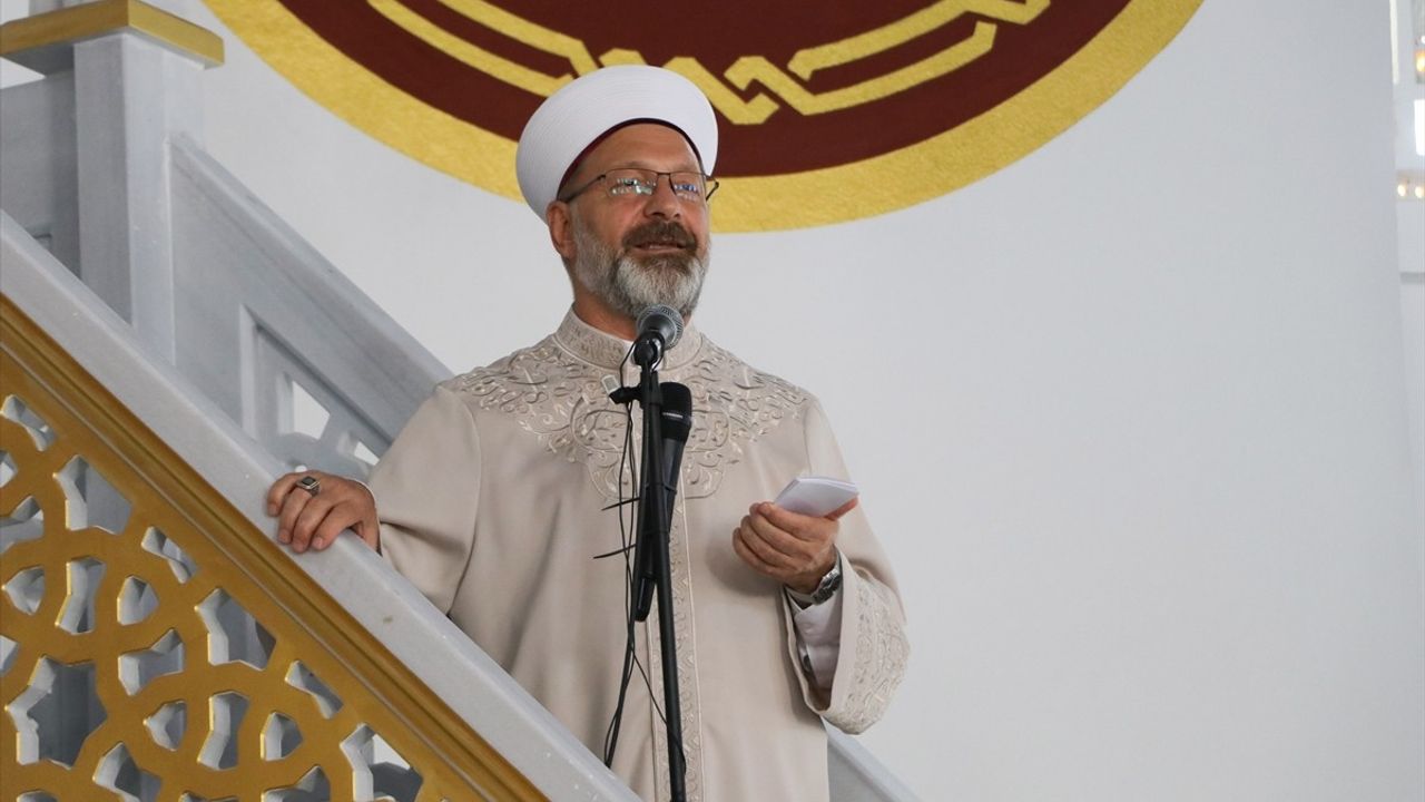 Diyanet İşleri Başkanı Erbaş, Eğitimde İlim ve Ahlak Vurgusu Yaptı