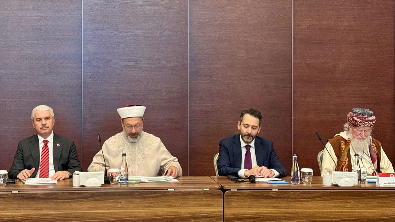 Diyanet İşleri Başkanı Erbaş'tan Aile Yapısına Dikkat Çeken Açıklamalar