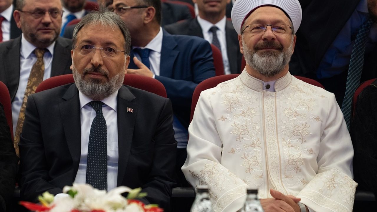 Diyanet İşleri Başkanlığı'nda Devir Teslim: Safi Arpaguş Görevi Ali Erbaş'tan Devraldı