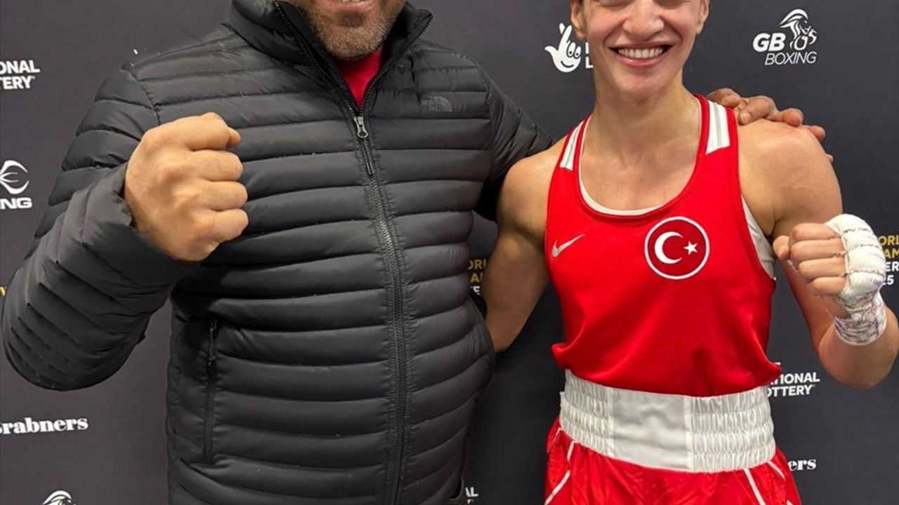 Dünya Boks Şampiyonası'nda Buse Naz Çakıroğlu Finale Yükseldi