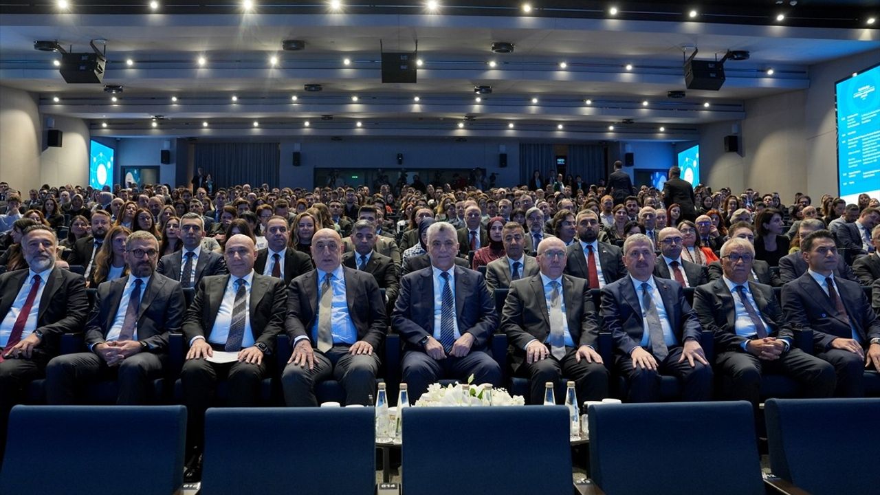 E-Ticaret ve Perakende Zirvesi 2023'te Yeni Trendler Ele Alındı