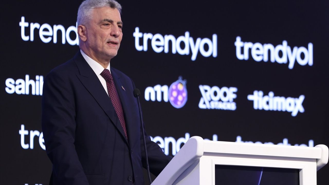 E-Ticaretin Geleceği ve Yapay Zeka Temalı Zirve İstanbul'da Başladı