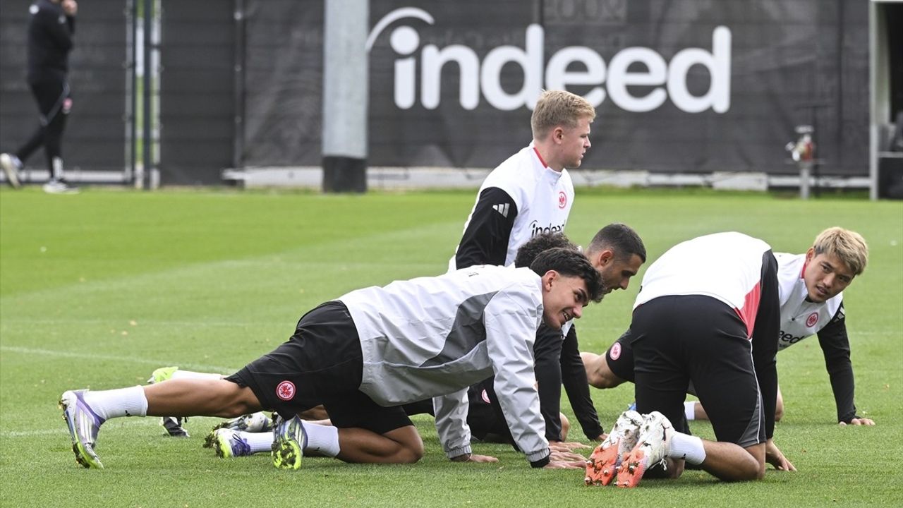 Eintracht Frankfurt, Galatasaray Maçı İçin Hazırlıklarını Tamamladı