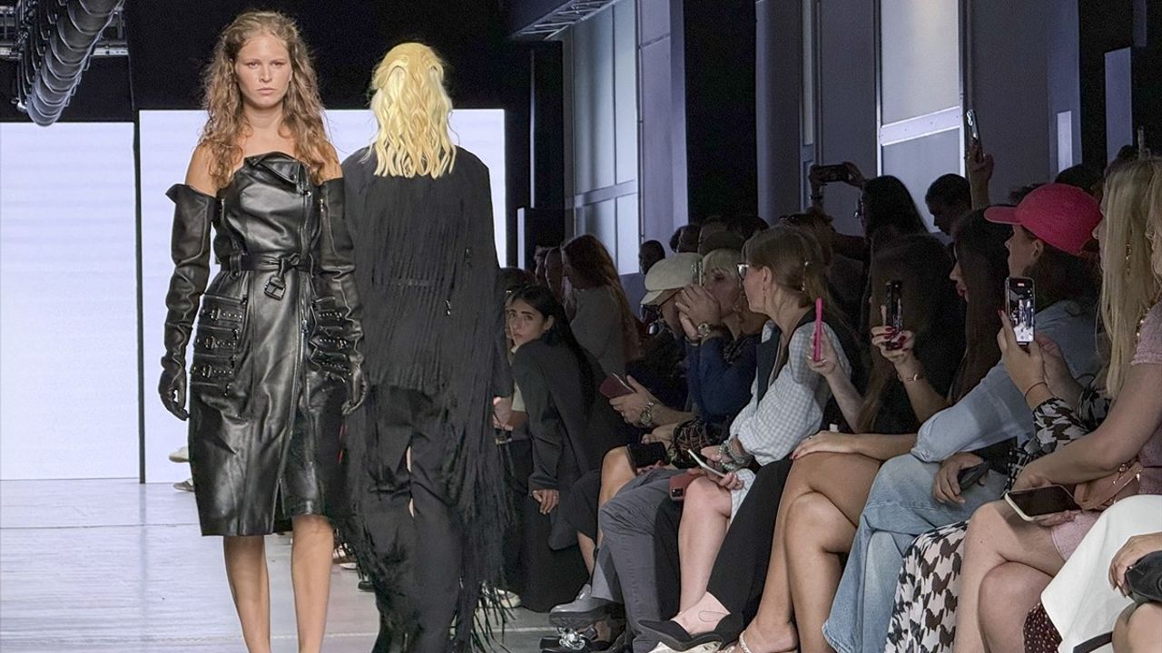 Emre Erdemoğlu'nun Koleksiyonu Moskova Moda Haftası'nda Göz Doldurdu