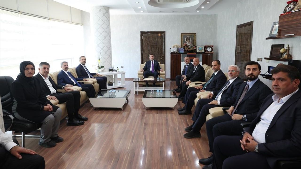 Enerji ve Kaynaklar Bakanı Alparslan Bayraktar Adıyaman'da Sivil Toplum Temsilcileriyle Buluştu